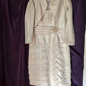 12 Jessica Howard 2Pc Dress Suit Bolero Beige/Champagne Shimmery scallop & beads